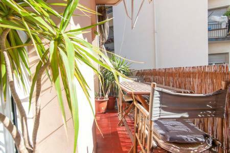 ברצלונה Three Bedroom Apartment In Sants מראה חיצוני תמונה