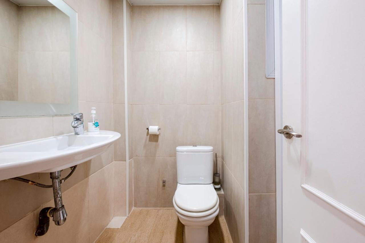 ברצלונה Three Bedroom Apartment In Sants מראה חיצוני תמונה