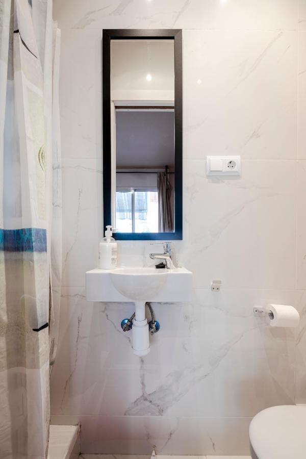ברצלונה Three Bedroom Apartment In Sants מראה חיצוני תמונה